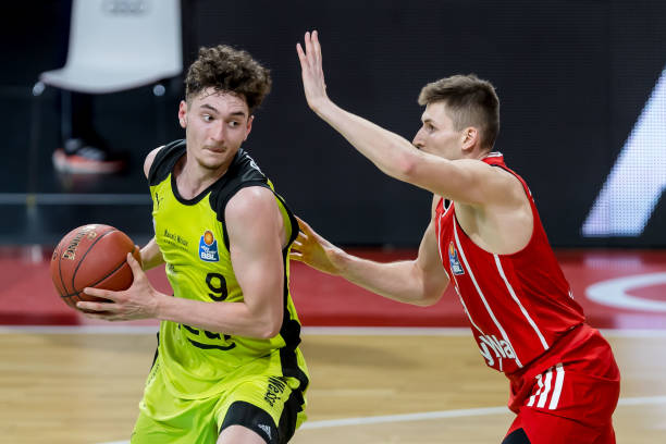 己的主场 己的主场